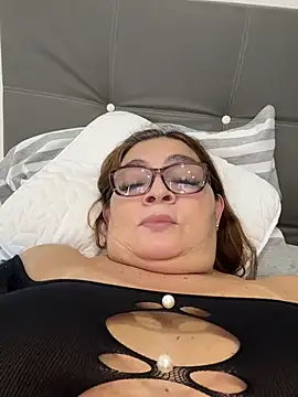 AntonellaAlondra4 online show from March 27, 2026, 2:07 pm