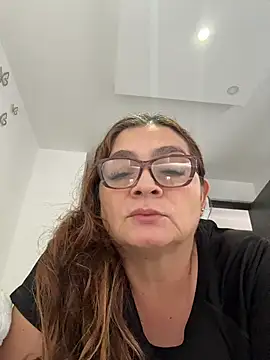 AntonellaAlondra4 online show from April 14, 2026, 5:18 pm