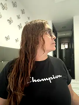 AntonellaAlondra4 online show from November 2, 2025, 9:42 pm