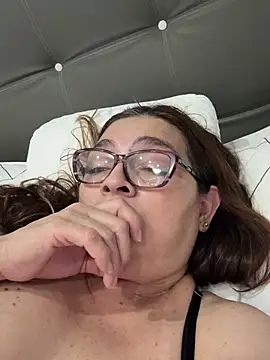 AntonellaAlondra4 online show from January 19, 2026, 3:38 pm