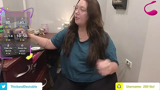 Snapshot of ThickGirlsDoItBetter chatting on October 23, 2025, 5:11 pm ThickGirlsDoItBetter online show from October 23, 2025, 5:11 pm