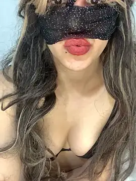 senoritaseno online show from February 22, 2025, 5:24 pm