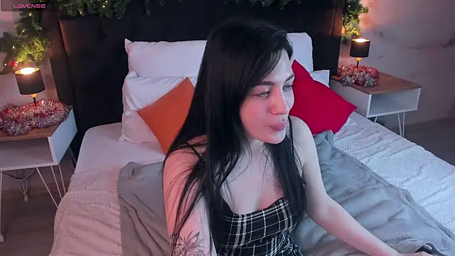 Snapshot of NicoleMolinari chatting on December 11, 2024, 6:58 am NicoleMolinari online show from December 11, 2024, 6:58 am