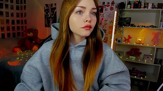 AkiraKatsu online show from November 21, 2025, 6:07 pm