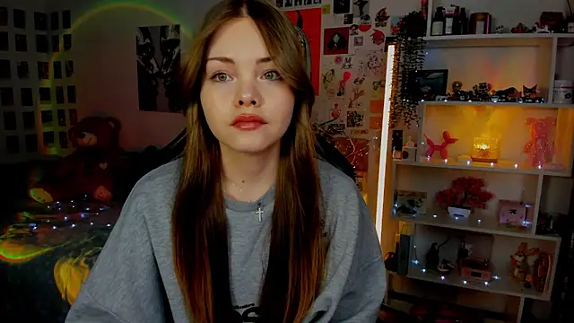 AkiraKatsu online show from April 6, 2026, 11:44 am