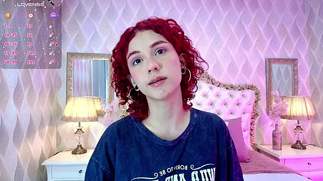 Snapshot of Ivy_Starr1 chatting on September 18, 2025, 1:36 pm Ivy Starr1 online show from September 18, 2025, 1:36 pm