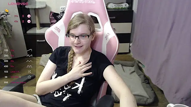 Tomato Tease online show from October 27, 2025, 3:57 pm