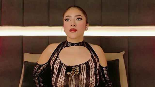 nicolle pierce online show from October 8, 2025, 2:51 pm