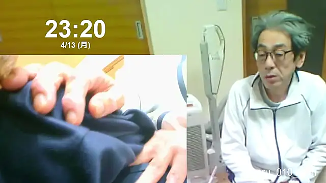 mama010-chan online show from April 13, 2026, 2:21 pm