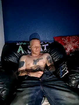 Snapshot of GINGERHEADMAN chatting on April 12, 2026, 8:39 am GINGERHEADMAN online show from April 12, 2026, 8:39 am