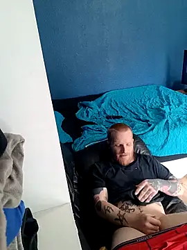 Snapshot of GINGERHEADMAN chatting on March 17, 2025, 8:40 pm GINGERHEADMAN online show from March 17, 2025, 8:40 pm