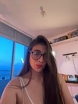 MariaIsabella8 online show from April 1, 2026, 11:01 pm