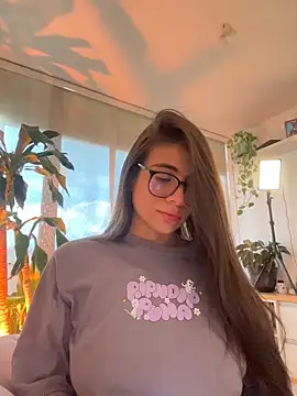 MariaIsabella8 online show from April 15, 2026, 8:42 pm