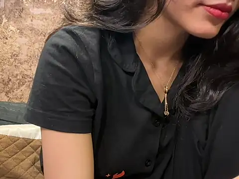 Snapshot of Divyaa69 chatting on July 16, 2026, 2:25 pm Divyaa69 online show from July 16, 2026, 2:25 pm