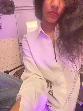 Divyaa69 online show from November 24, 2025, 5:24 pm