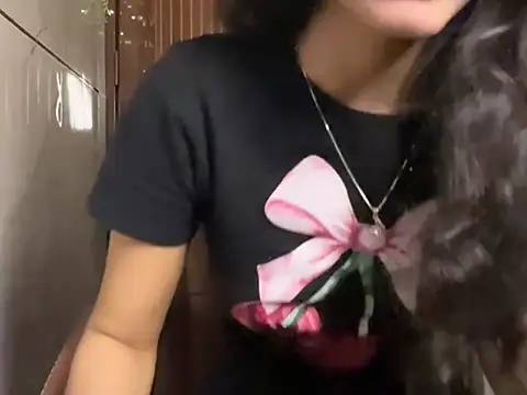 Divyaa69 online show from April 10, 2026, 9:55 pm