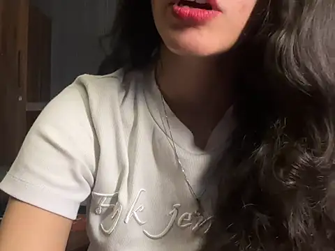 Snapshot of Divyaa69 chatting on July 4, 2026, 7:18 pm Divyaa69 online show from July 4, 2026, 7:18 pm