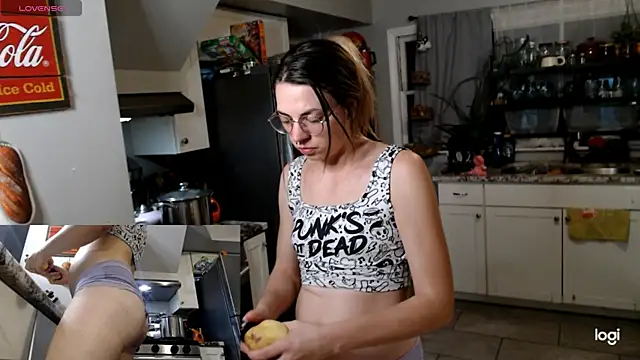 Snapshot of KSwonderland6 chatting on January 8, 2026, 4:07 am KSwonderland6 online show from January 8, 2026, 4:07 am