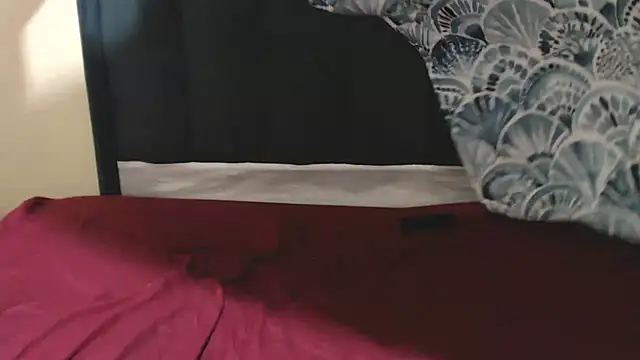 Snapshot of kittykhloe22 chatting on November 8, 2025, 12:47 am kittykhloe22 online show from November 8, 2025, 12:47 am