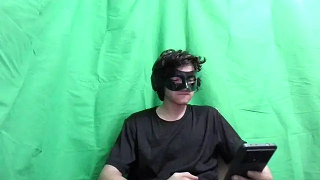 Snapshot of LovelyOwner_com chatting on January 2, 2025, 3:15 am LovelyOwner com online show from January 2, 2025, 3:15 am