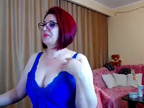 EdithCharm online show from March 18, 2025, 4:39 pm