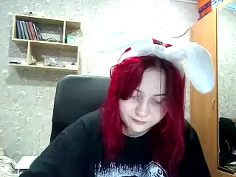 Snapshot of KarolinaCherry chatting on December 10, 2024, 6:38 pm KarolinaCherry online show from December 10, 2024, 6:38 pm