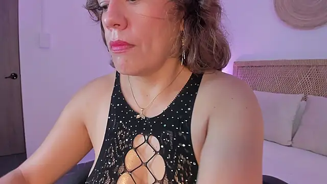 gipsela gomez online show from June 4, 2026, 7:29 pm