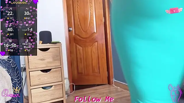 Snapshot of QueenYsuRey chatting on January 16, 2026, 3:05 pm QueenYsuRey online show from January 16, 2026, 3:05 pm