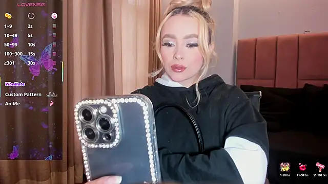 miacarperr1 online show from April 11, 2026, 9:07 pm