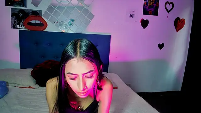 Snapshot of Amberx_Sweet chatting on September 17, 2025, 9:06 pm Amberx Sweet online show from September 17, 2025, 9:06 pm