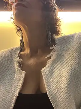 Snapshot of MireyaTorresGu chatting on February 1, 2026, 10:41 pm MireyaTorresGu online show from February 1, 2026, 10:41 pm