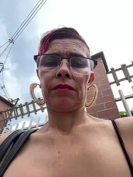 Snapshot of MireyaTorresGu chatting on February 6, 2025, 6:24 pm MireyaTorresGu online show from February 6, 2025, 6:24 pm