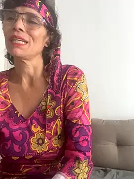 MireyaTorresGu online show from October 31, 2025, 4:03 pm