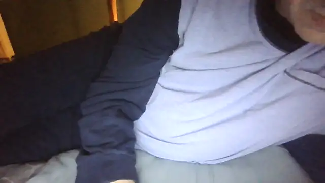 Snapshot of brtbrlss chatting on November 15, 2025, 2:37 am brtbrlss online show from November 15, 2025, 2:37 am