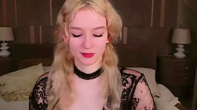 NaomiLoys online show from February 24, 2025, 8:03 pm