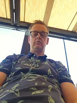 Snapshot of Hectorthyssen1 chatting on May 1, 2026, 11:26 am Hectorthyssen1 online show from May 1, 2026, 11:26 am