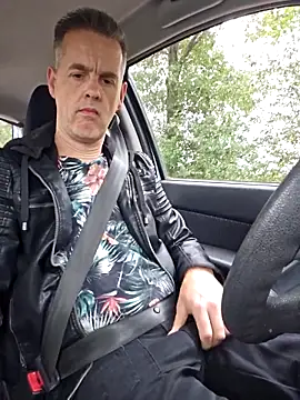 Hectorthyssen1 online show from September 17, 2025, 3:03 pm