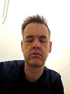 Hectorthyssen1 online show from March 1, 2025, 9:40 am