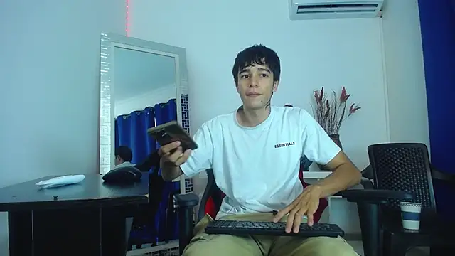 Zacktk7 online show from February 5, 2025, 8:25 pm