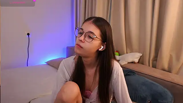 Snapshot of Leela_sun chatting on July 3, 2026, 4:41 am Leela sun online show from July 3, 2026, 4:41 am