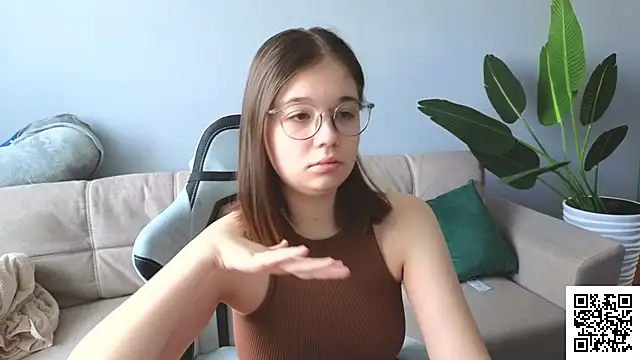 Snapshot of Leela_sun chatting on March 3, 2025, 5:26 am Leela sun online show from March 3, 2025, 5:26 am