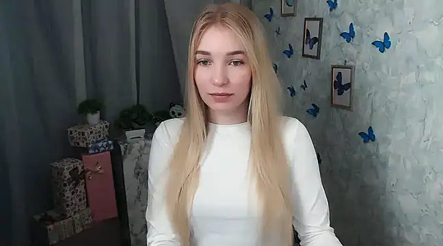 Snapshot of Queen_ofLove chatting on December 9, 2024, 11:26 am Queen ofLove online show from December 9, 2024, 11:26 am