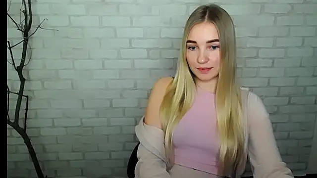 Snapshot of Queen_ofLove chatting on December 31, 2024, 10:58 am Queen ofLove online show from December 31, 2024, 10:58 am