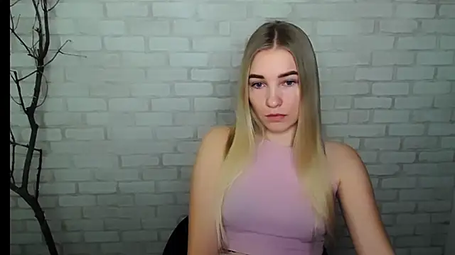 Snapshot of Queen_ofLove chatting on December 31, 2024, 7:53 am Queen ofLove online show from December 31, 2024, 7:53 am