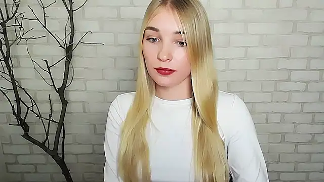 Snapshot of Queen_ofLove chatting on December 7, 2024, 6:10 pm Queen ofLove online show from December 7, 2024, 6:10 pm