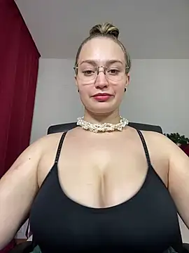 Snapshot of VirginiaWilliam chatting on December 27, 2024, 3:37 pm VirginiaWilliam online show from December 27, 2024, 3:37 pm