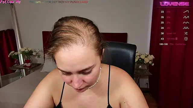 Snapshot of VirginiaWilliam chatting on January 18, 2025, 12:15 pm VirginiaWilliam online show from January 18, 2025, 12:15 pm