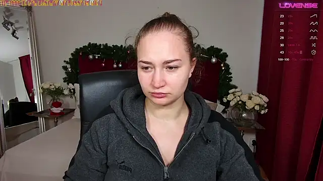 Snapshot of VirginiaWilliam chatting on January 2, 2025, 12:35 pm VirginiaWilliam online show from January 2, 2025, 12:35 pm