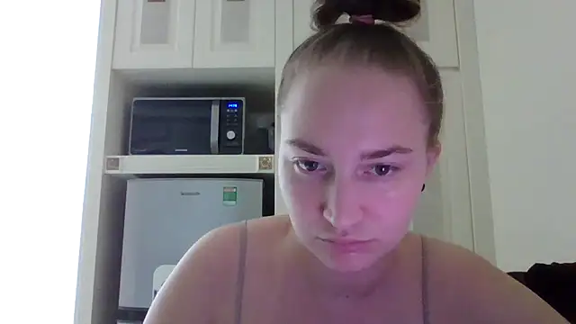 Snapshot of VirginiaWilliam chatting on March 7, 2025, 7:19 am VirginiaWilliam online show from March 7, 2025, 7:19 am