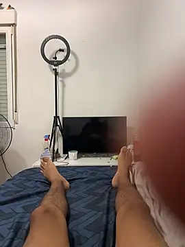 Snapshot of Ryan-hot chatting on July 16, 2026, 11:35 pm Ryan-hot online show from July 16, 2026, 11:35 pm